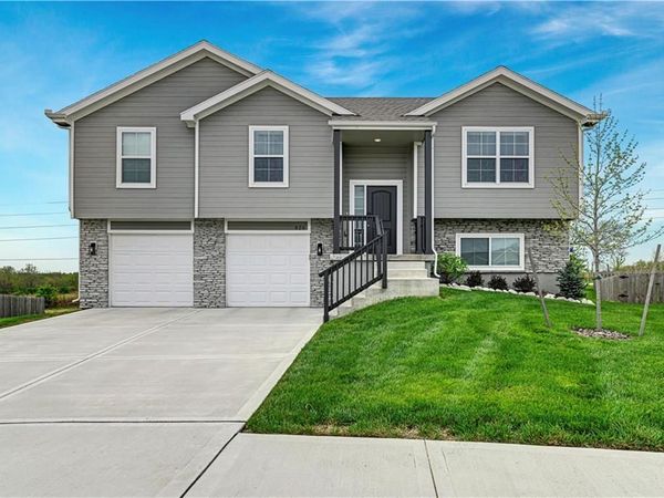 826 Shane Court, Belton, MO 64012