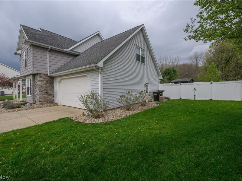 685 Willow Dale Street NW, Bolivar, OH 44612 Photo 3