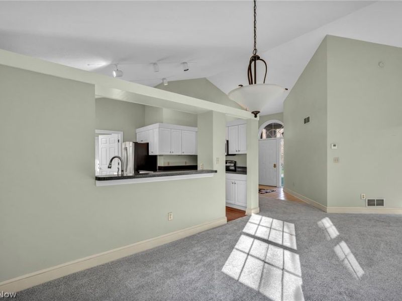 425 Armante Court, Akron, OH 44313 Photo 10