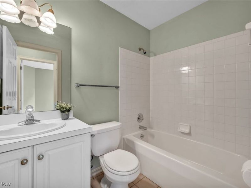 425 Armante Court, Akron, OH 44313 Photo 24