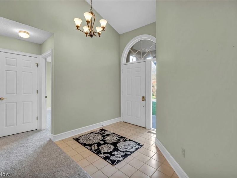 425 Armante Court, Akron, OH 44313 Photo 4