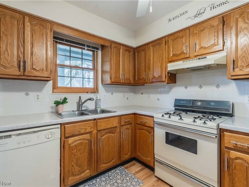 8000 Norriton Circle NW, North Canton, OH 44720 Photo 8