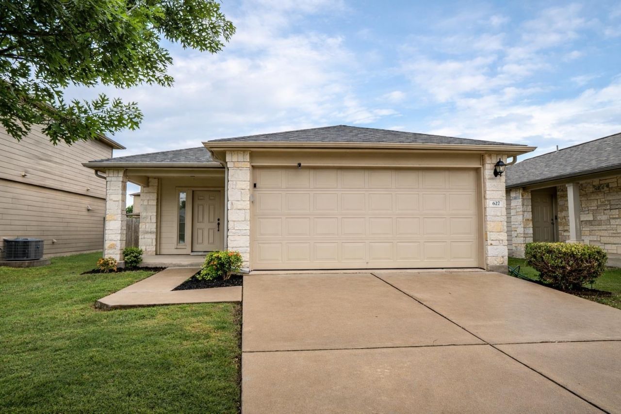 627 Pinnacle Dr, Georgetown, TX 78626 Main Photo
