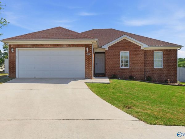 2502 Briarhurst Court NW, Huntsville, AL 35810