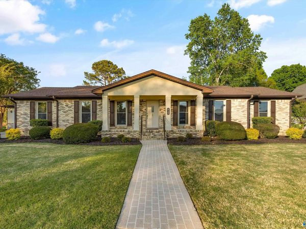 819 Farley Drive SE, Huntsville, AL 35802