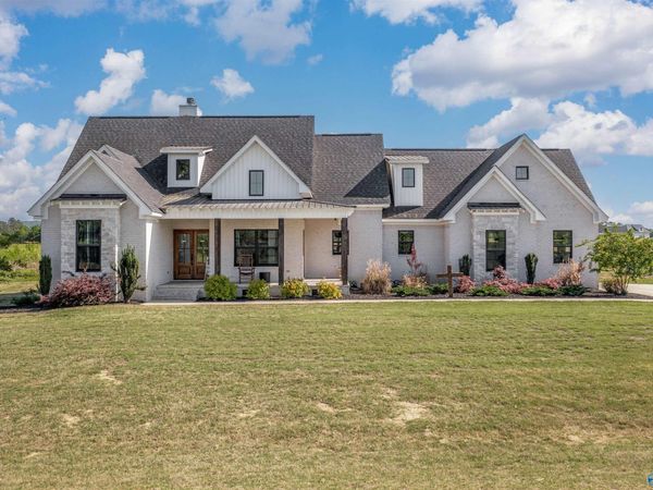 135 Caldwell Trail, Gadsden, AL 35901