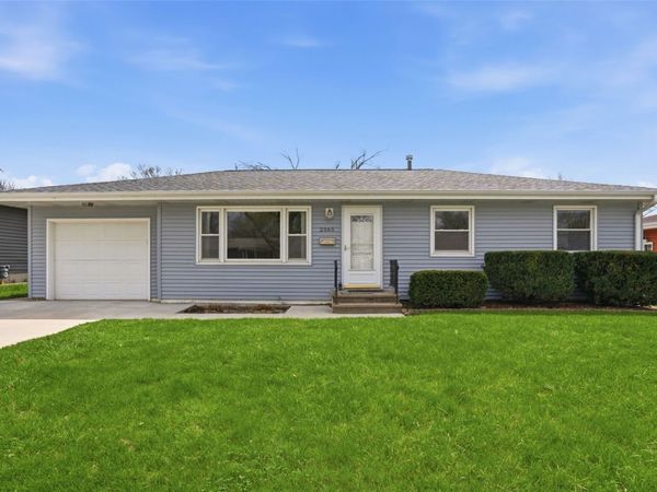 2565 24th Avenue, Marion, IA 52302