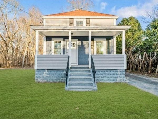 31 Dexter St, Methuen, MA 01844