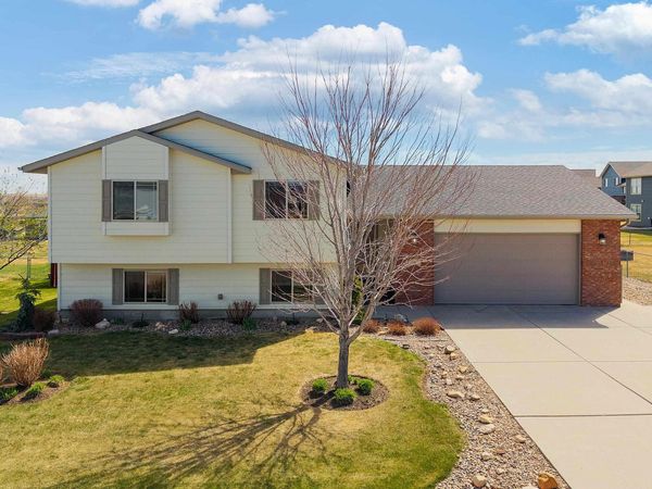 428 DAYSTAR RD, BOX ELDER, SD 57719