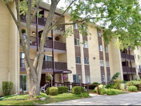 650 Murray Lane , Unit 416, Des Plaines, IL 60016