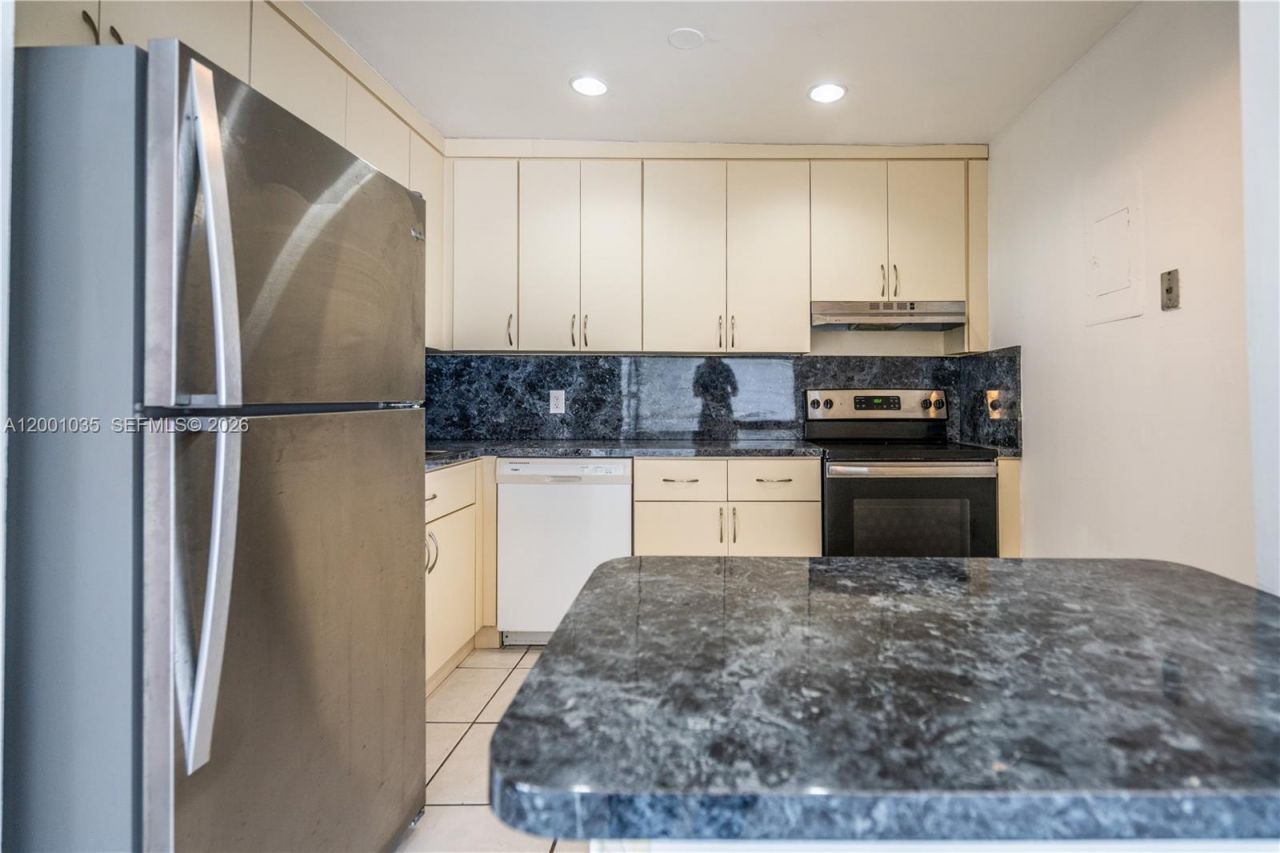 7150 Indian Creek Dr, Unit 506, Miami Beach, FL 33141 Photo