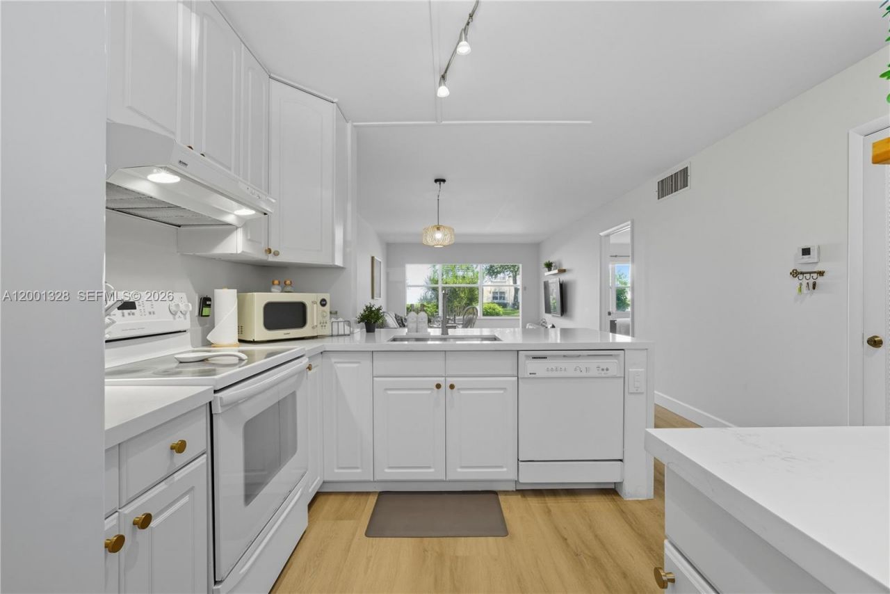 1501 S Ocean Blvd, Unit 117, Lauderdale by the Sea, FL 33062 Photo