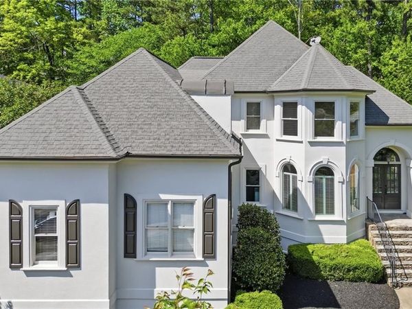 426 Clubview Drive, Woodstock, GA 30189