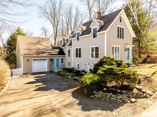 8 Chestnut Hill, Camden, ME 04843