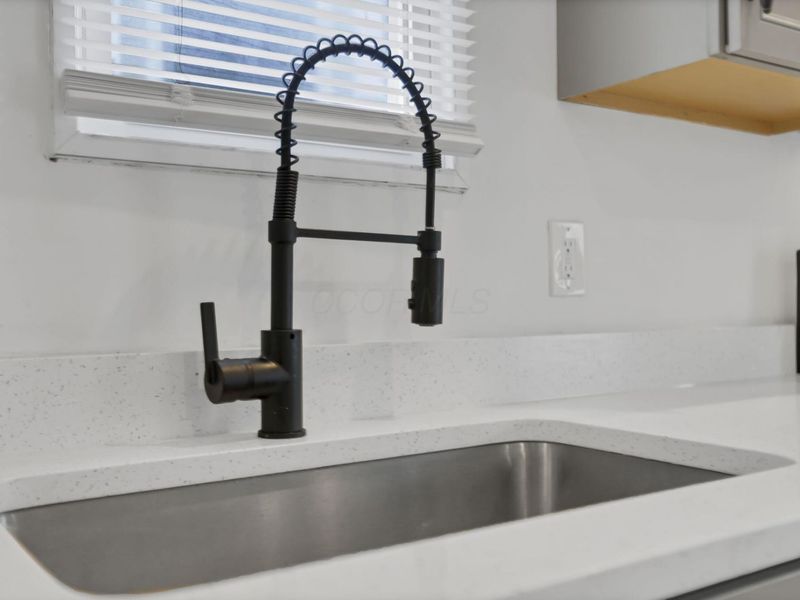 39 W Ramlow Alley , Columbus, OH 43202 Photo 10