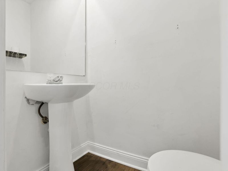 39 W Ramlow Alley , Columbus, OH 43202 Photo 11