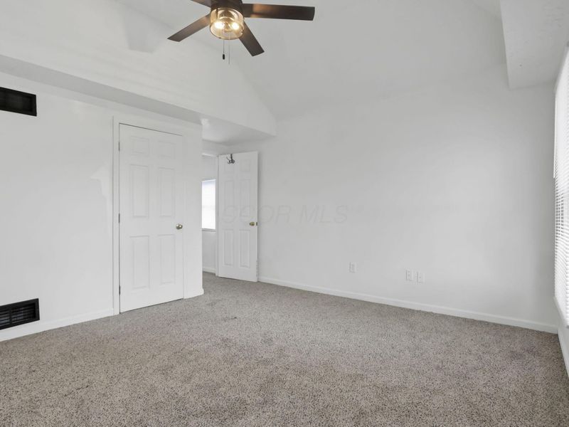 39 W Ramlow Alley , Columbus, OH 43202 Photo 14