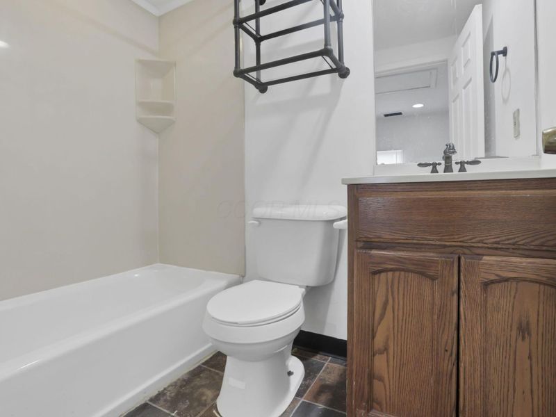 39 W Ramlow Alley , Columbus, OH 43202 Photo 16