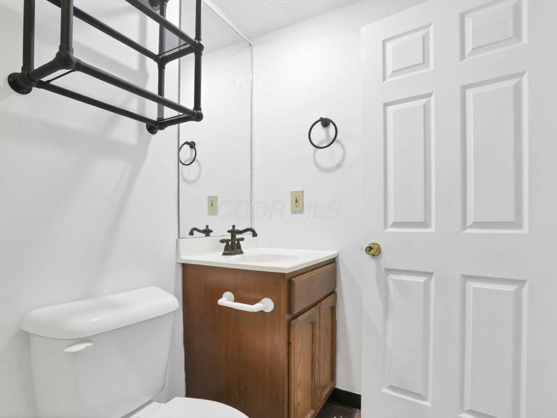 39 W Ramlow Alley , Columbus, OH 43202 Photo 17