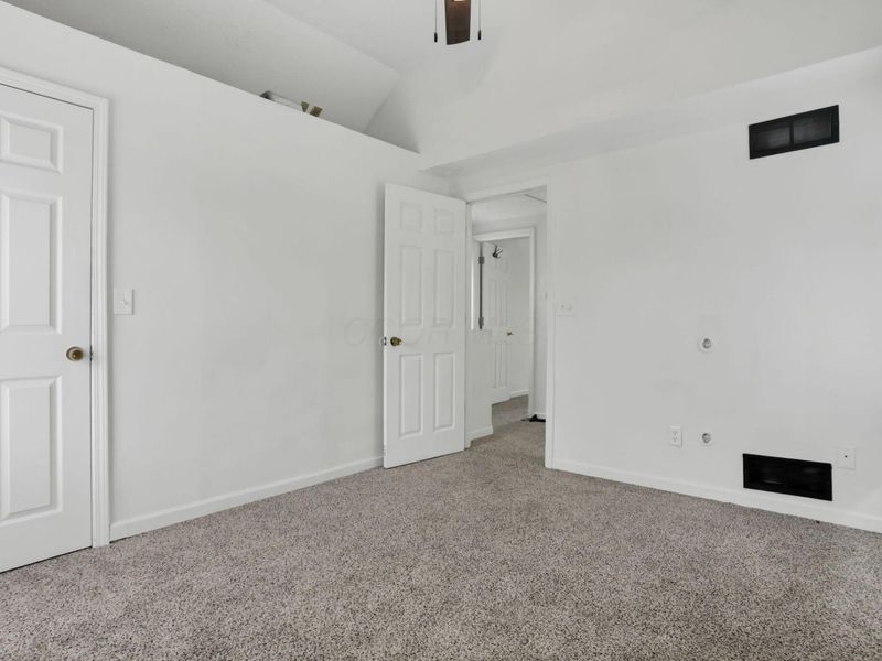 39 W Ramlow Alley , Columbus, OH 43202 Photo 19