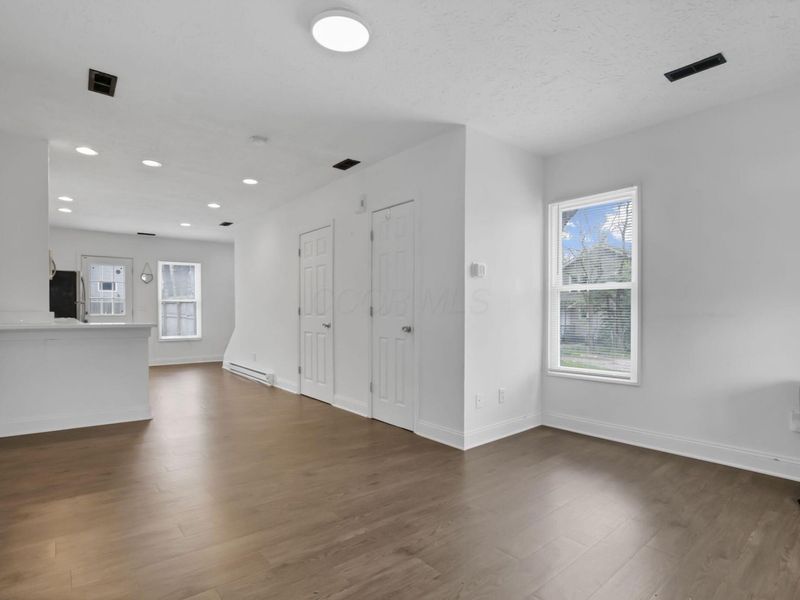 39 W Ramlow Alley , Columbus, OH 43202 Photo 2