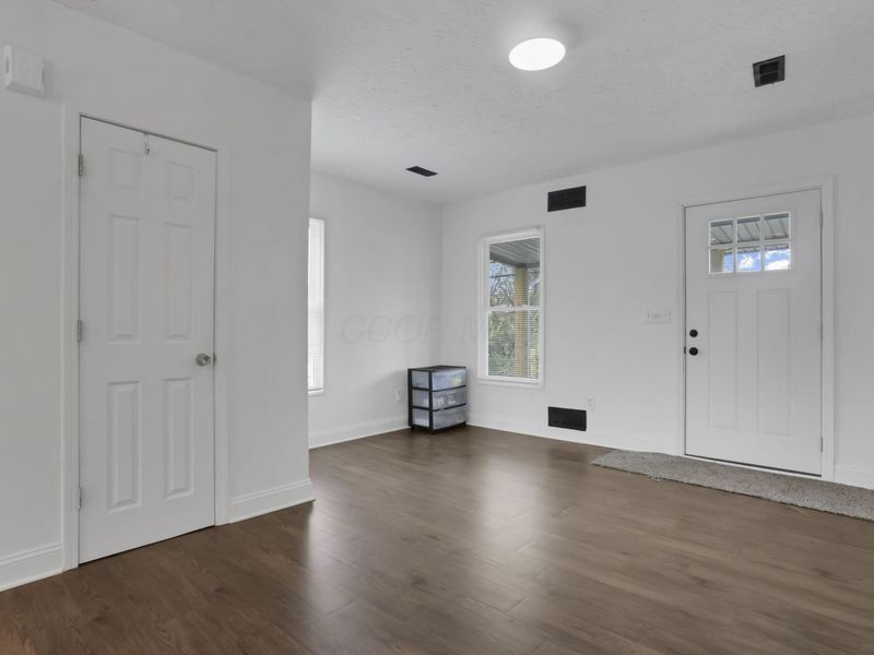 39 W Ramlow Alley , Columbus, OH 43202 Photo 3