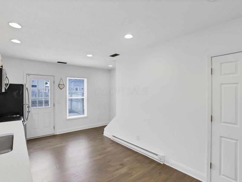 39 W Ramlow Alley , Columbus, OH 43202 Photo 9