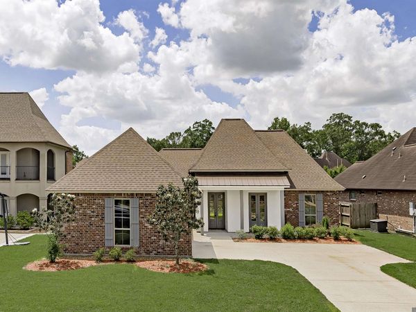 40285 Buchanan Ct, Prairieville, LA 70769
