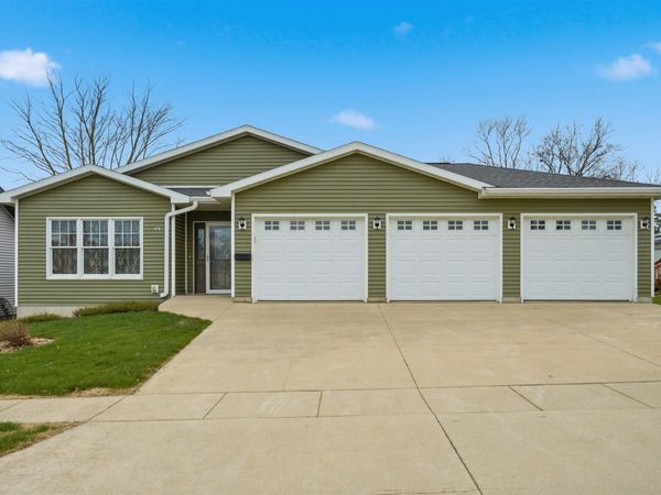 303 S Chestnut Street, Edgewood, IA 52042
