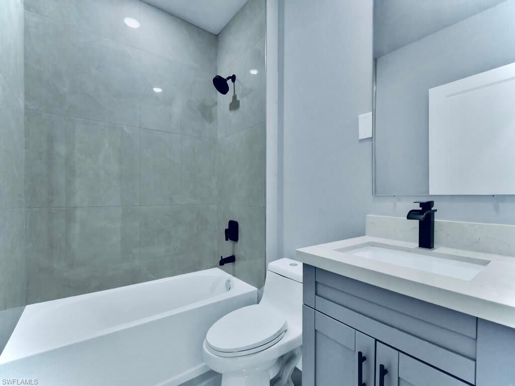 1040 Candlelight Dr, Lehigh Acres, FL 33974 Photo