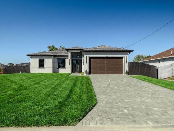 3206 14th ST SW , Lehigh Acres, FL 33976