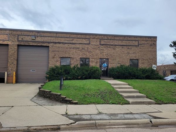 4175 Grove Avenue, Gurnee, IL 60031