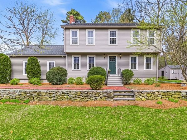 26 Longfellow Dr, Franklin, MA 02038