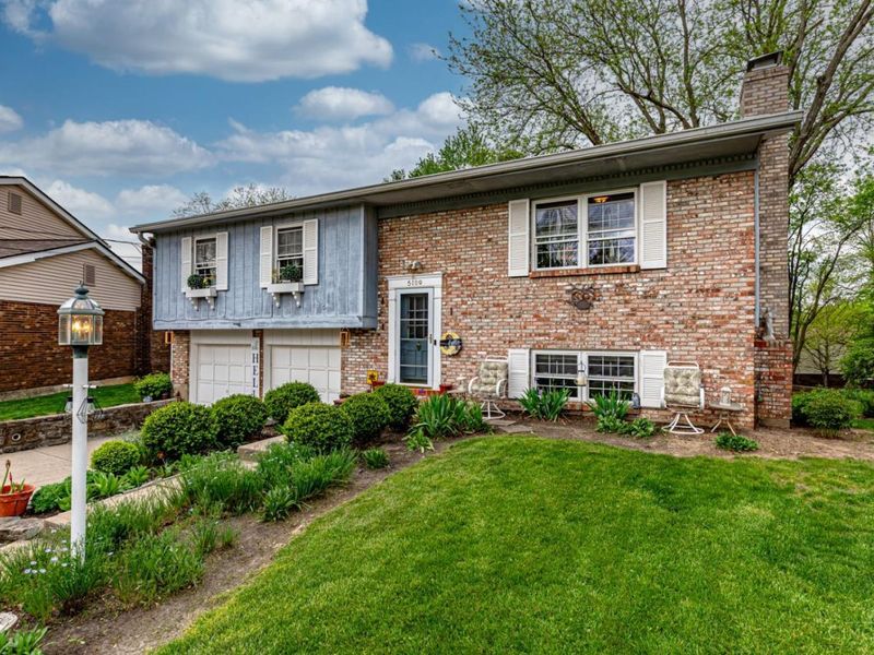 5109 Whitmore Drive, Delhi Twp, OH 45238 Photo 2