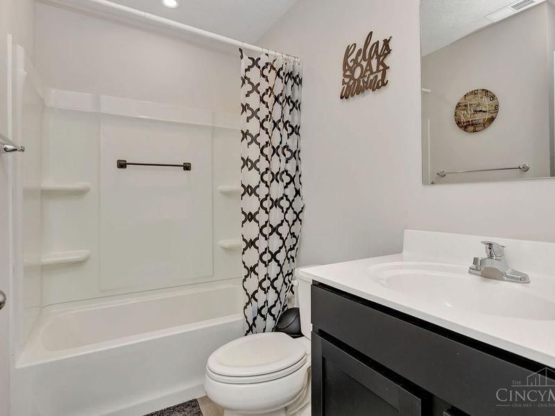 9809 Melcarl Drive, Colerain Township, OH 45251 Photo 13