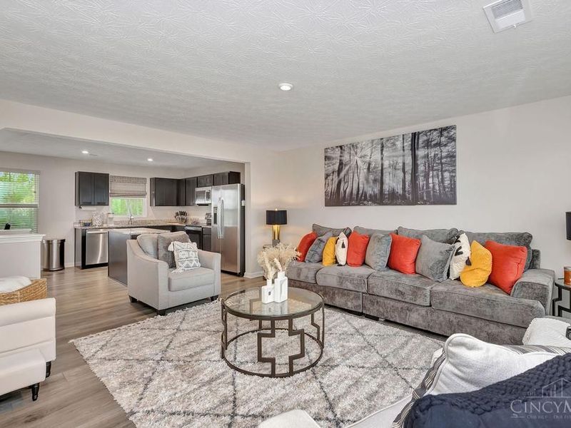 9809 Melcarl Drive, Colerain Township, OH 45251 Photo 3