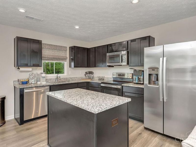 9809 Melcarl Drive, Colerain Township, OH 45251 Photo 8