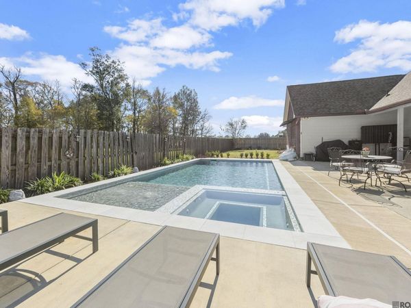 8510 Ormand Dr, Zachary, LA 70791