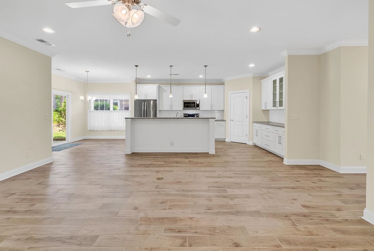 220 Swallowtail Ct. Photo 15