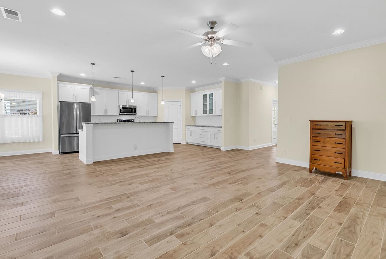 220 Swallowtail Ct. Photo 15