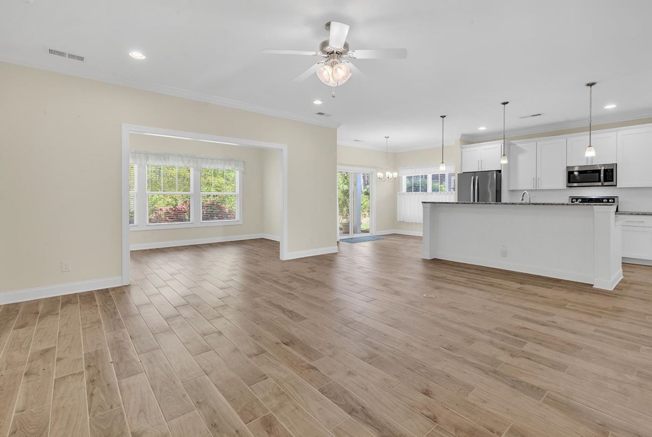 220 Swallowtail Ct. Photo 16