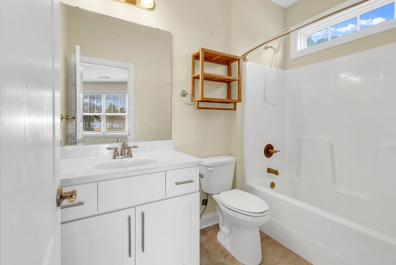 220 Swallowtail Ct. Photo 24