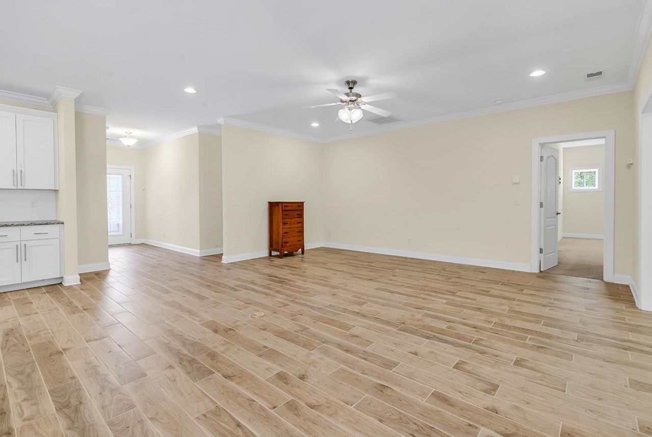 220 Swallowtail Ct. Photo 25