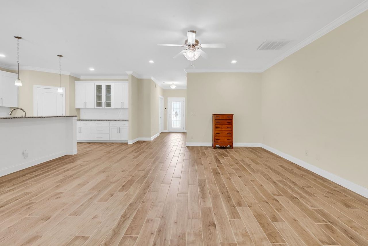 220 Swallowtail Ct. Photo 26