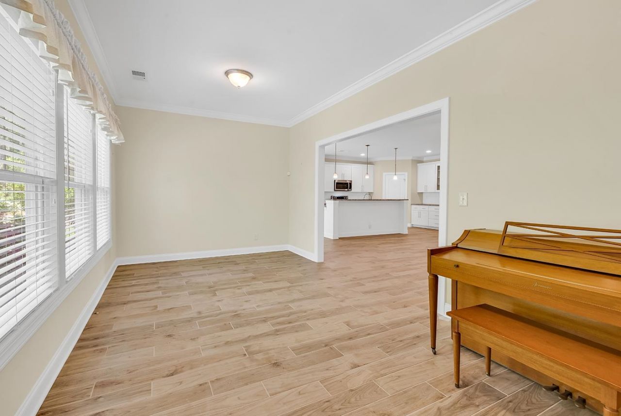 220 Swallowtail Ct. Photo 29