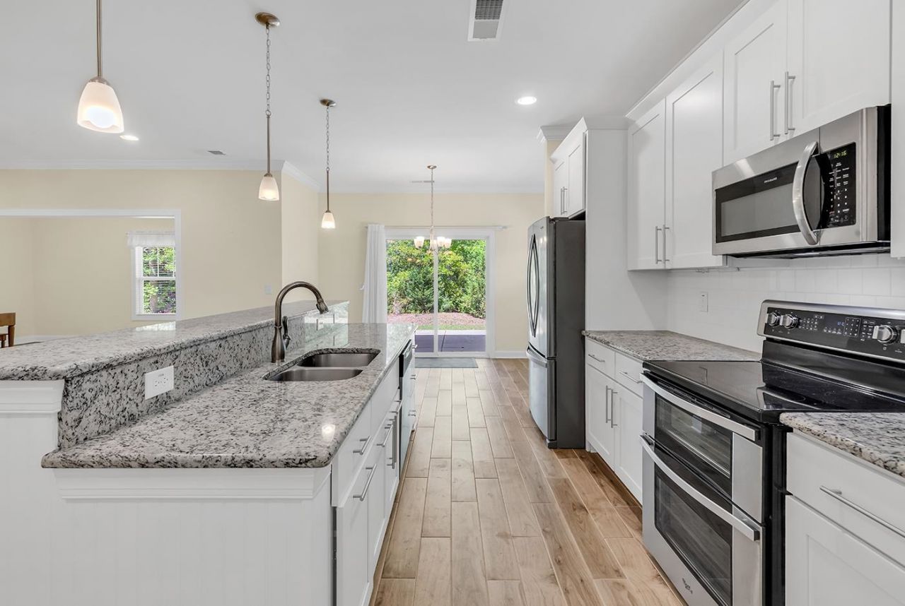 220 Swallowtail Ct. Photo 7