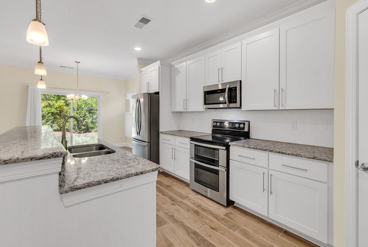 220 Swallowtail Ct. Photo 9