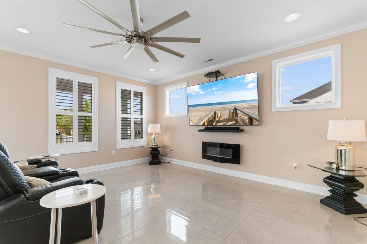 338 Harbour View Dr. Photo 10