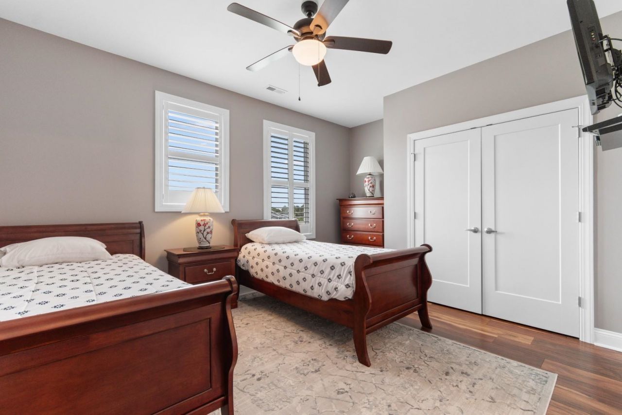 338 Harbour View Dr. Photo 19