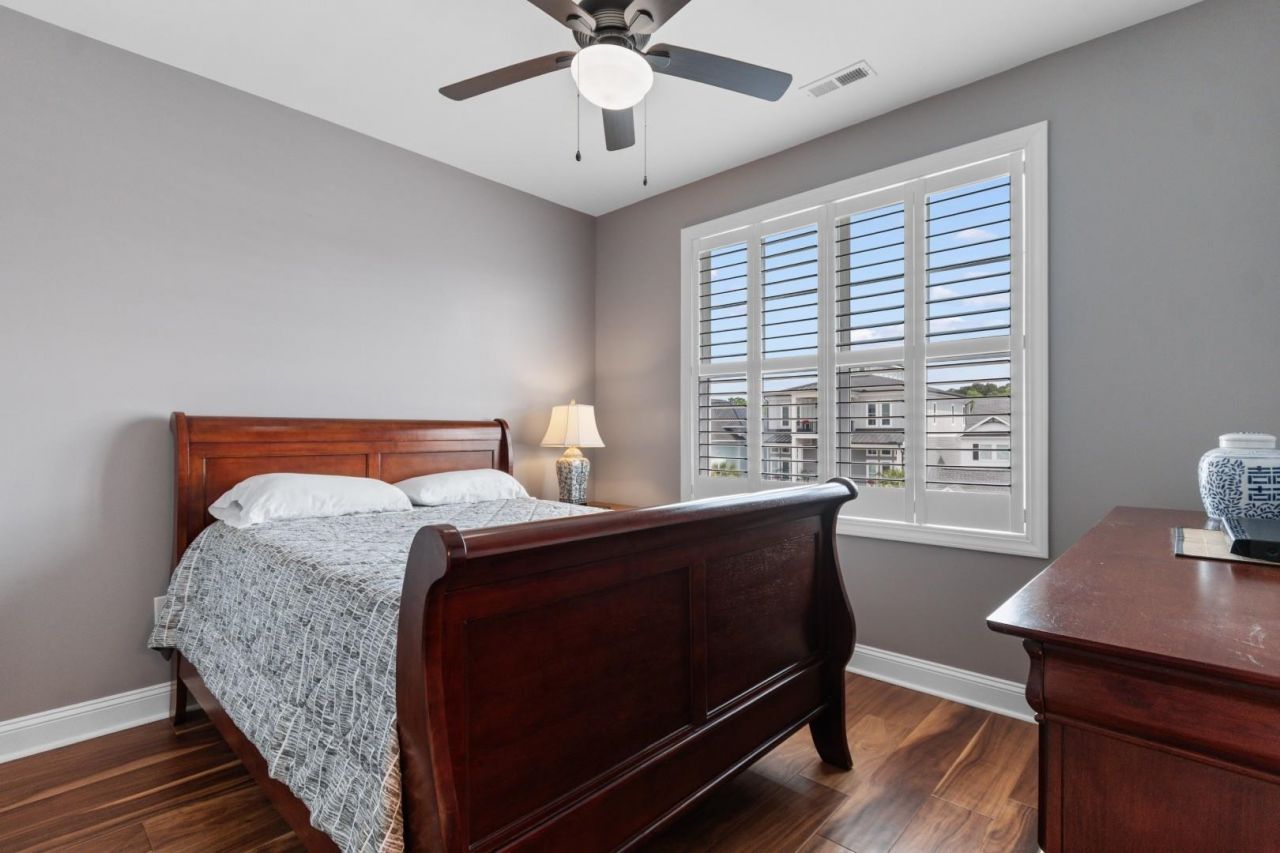 338 Harbour View Dr. Photo 23